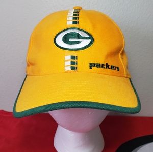 Green  Bay packers Hat logo athletic pro line vintage strap back yellow